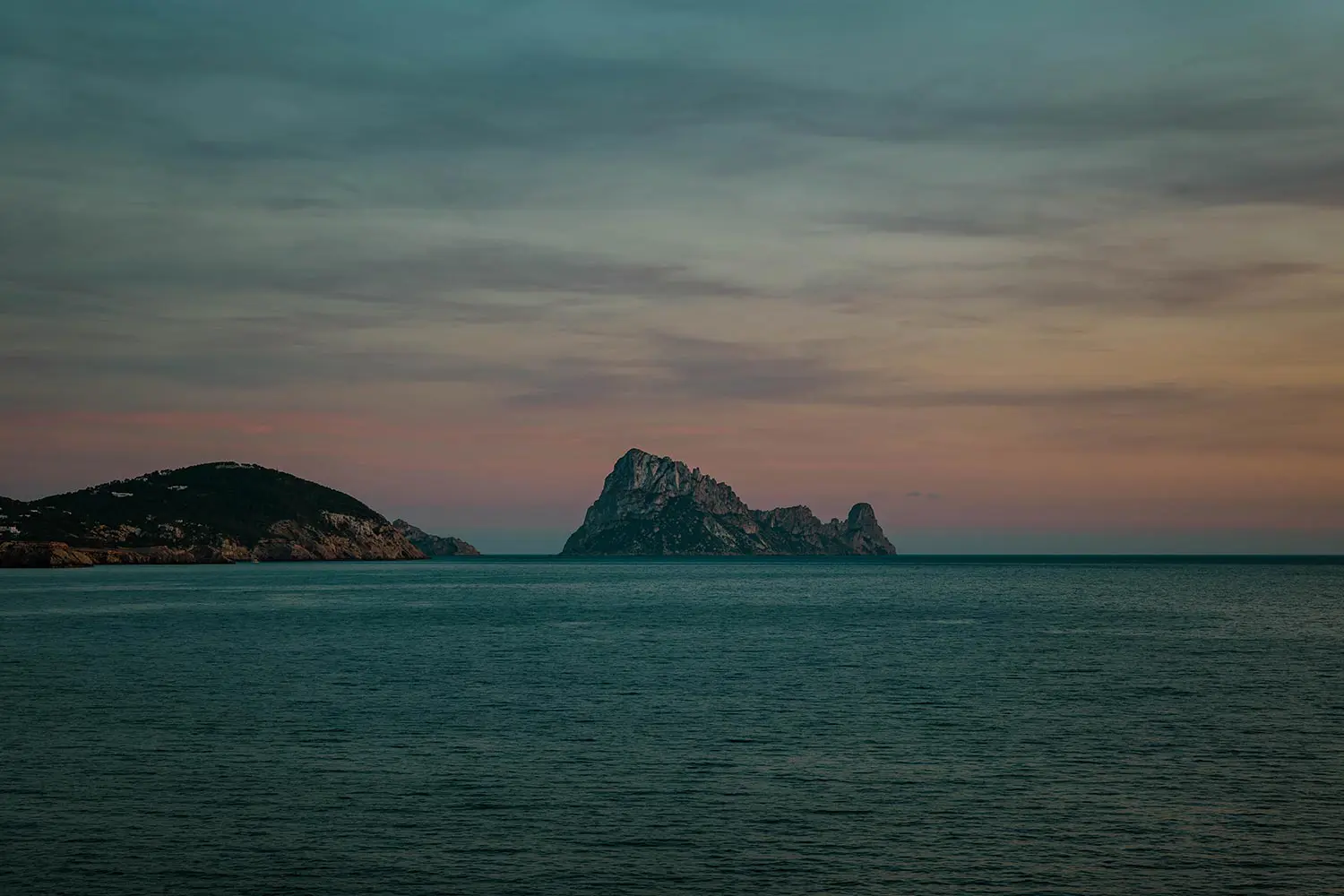 The enigmatic island of Es Vedrà: the legendary rock of Ibiza - Photo (c) Gianni Buonsante
